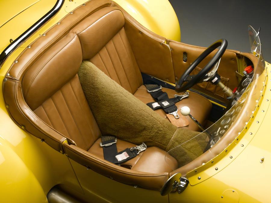 Интерьер Kurtis 500S Roadster Continuation 1953 года  (фото 8 из 9)